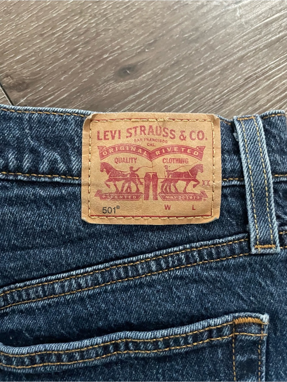 Levi’s 501 Original High Rise Cutoff Denim Shorts W29 Dark Wash - Picture 6 of 8